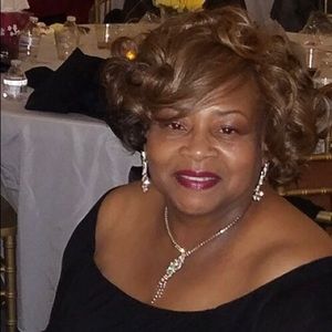 Meet your Posher, Deweyetta